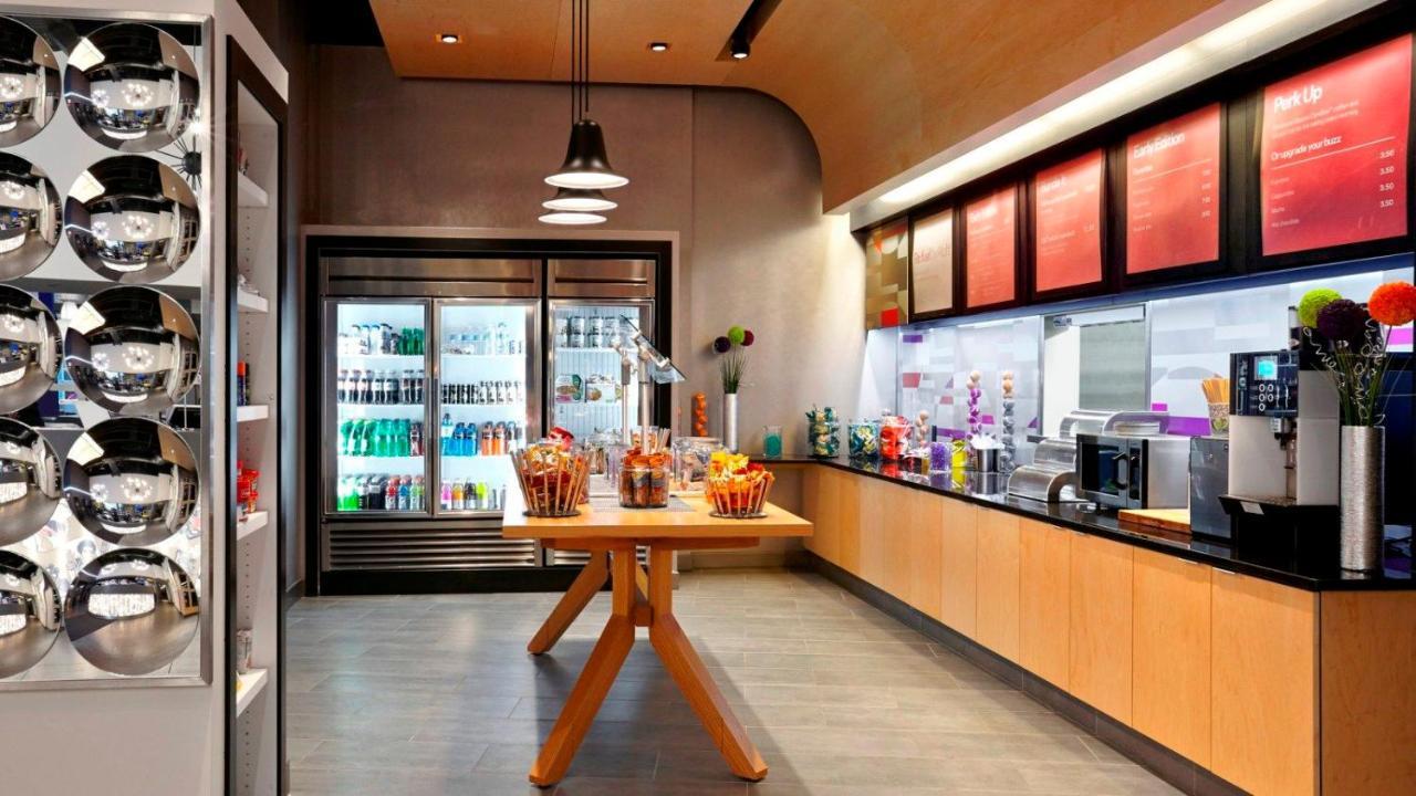 Aloft Hotel Calgary University Eksteriør billede