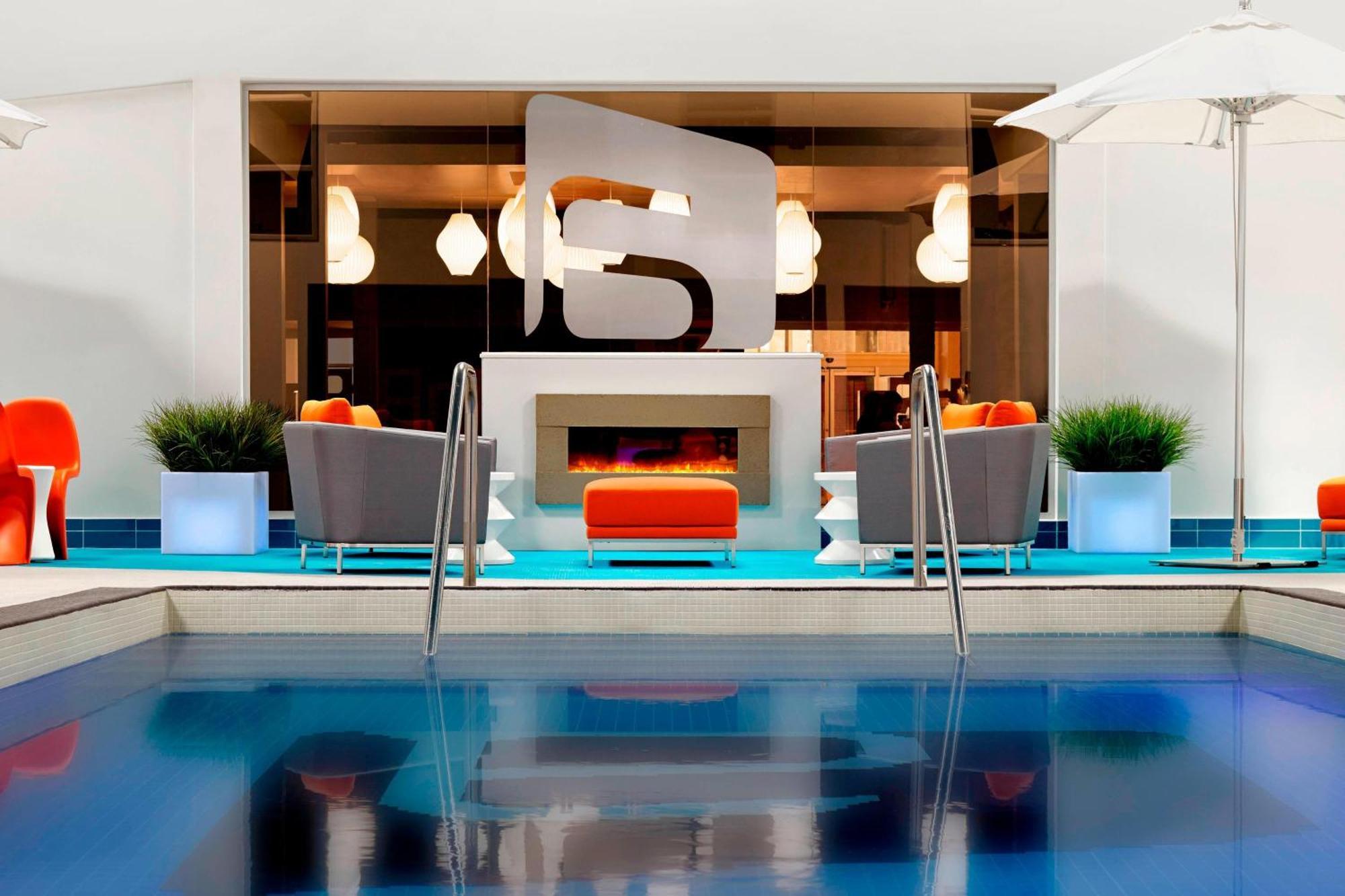 Aloft Hotel Calgary University Eksteriør billede